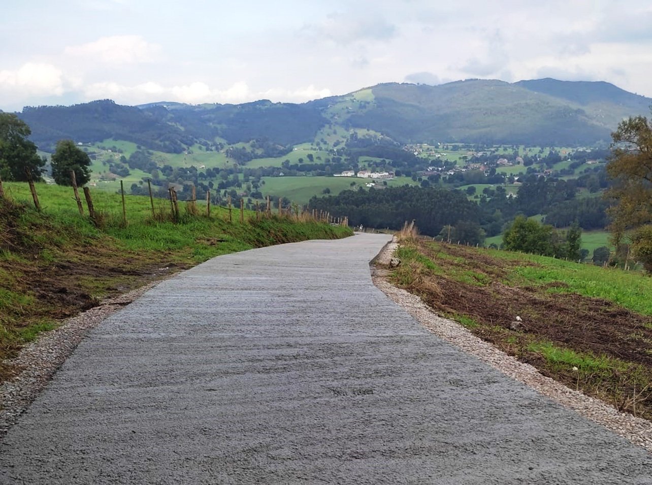 Cantabria destina 3,6 millones a obras de mejora y conservación de los caminos rurales